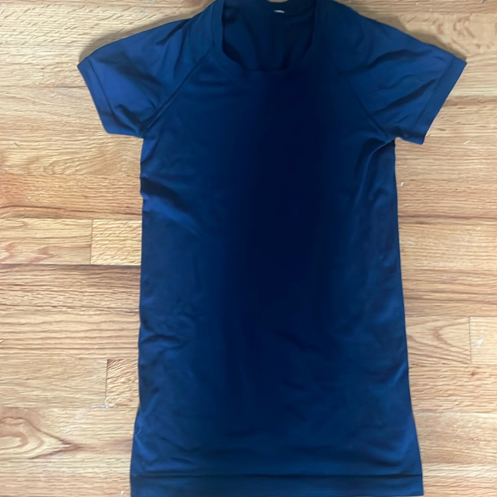 Lululemon size 2 swiftly tech navy *gently used*